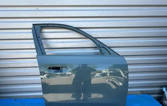 BMW 5 G60 G61 Front door 