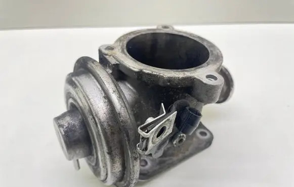 BMW 5 E60 E61 Throttle valve 70045000