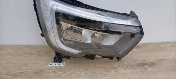 Renault Master III Headlight/headlamp 260105567R