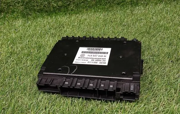 Volkswagen Touareg I Comfort/convenience module 7L6937049M 05066525