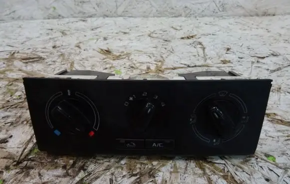 Skoda Fabia Mk2 (5J) Climate control unit 5J0820045E
