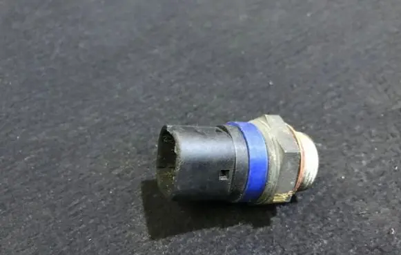 Renault Laguna I Coolant temperature sensor 268063