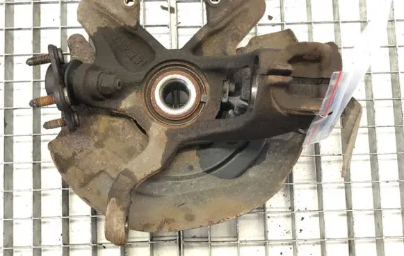 Volkswagen Polo VI Front wheel hub spindle knuckle