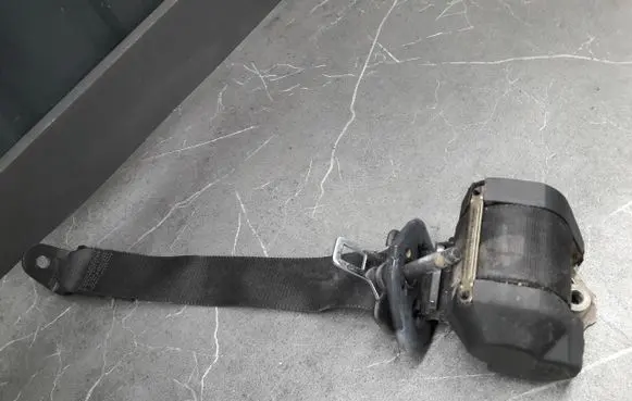 Ford Escort Rear seatbelt 99ab-a611b68-ab