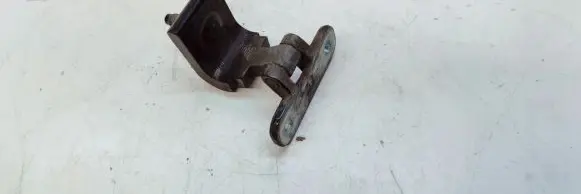 Audi A3 S3 8V Tailgate/trunk/boot hinge 8V3827299