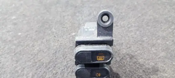 Mazda 626 Windscreen/window heater switch