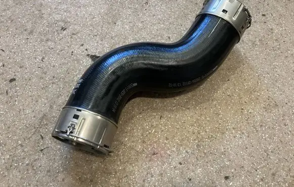 KIA Sorento IV Intercooler hose/pipe 282562R102