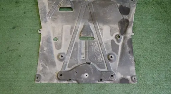 Nissan Juke II F16 Engine splash shield/under tray 758905940R