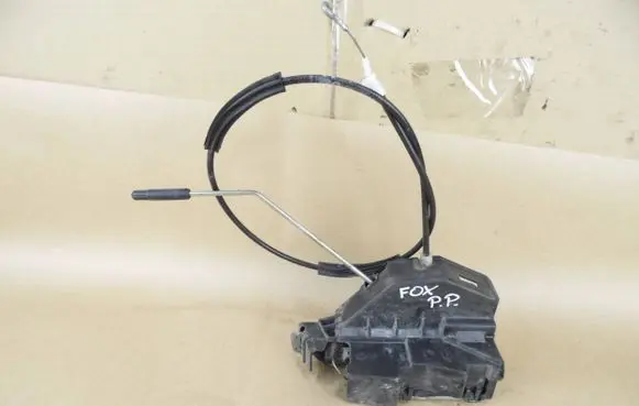 Volkswagen Fox Front door lock 000000
