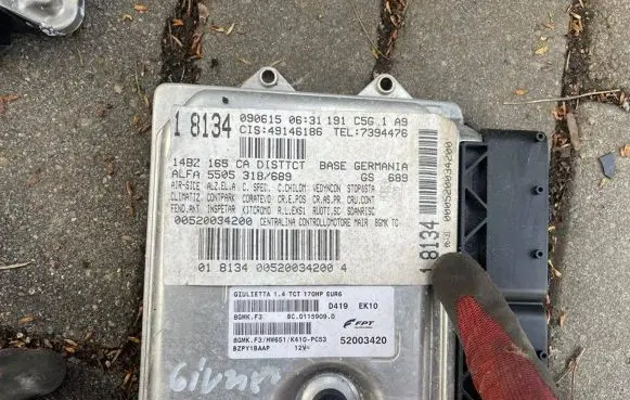 Alfa Romeo Giulietta Engine ECU kit and lock set 52003420 49146186