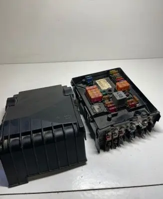 Volkswagen Jetta V Fuse module 1K0937125 017183071