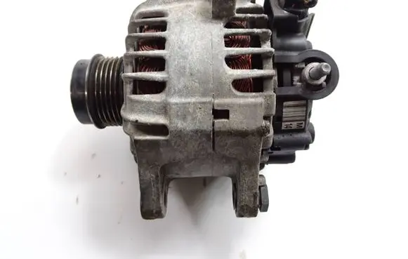 KIA Pro Cee'd II Generator/alternator 2616559 373002B760 135V110A