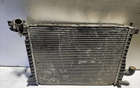 Opel Vectra B Coolant radiator 