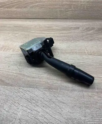 Toyota Avensis T250 Wiper control stalk 173654LH