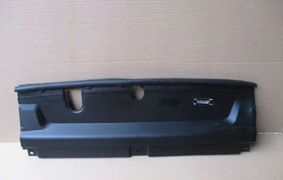 Volvo S90, V90 Radiator trim 31425025