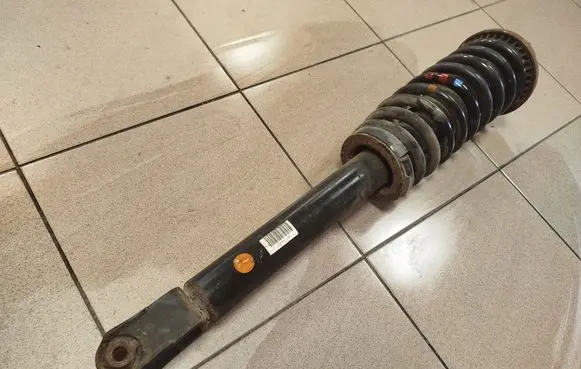Jaguar XF X250 Front shock absorber with coil spring 8X2345BB