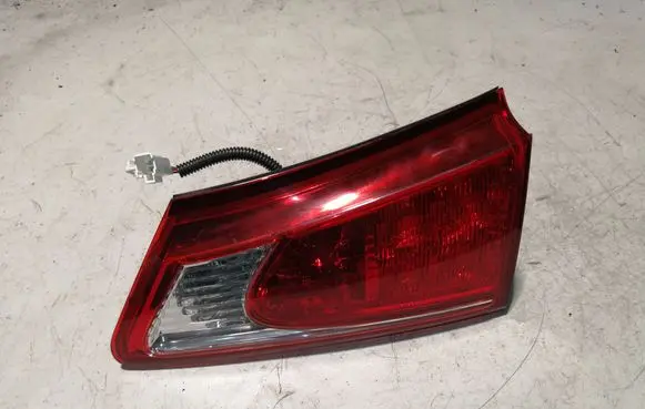 Lexus IS 220D-250-350 Tailgate rear/tail lights 