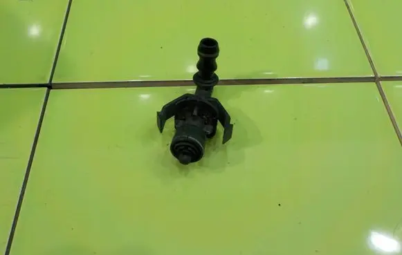 BMW 6 E63 E64 Headlight washer pump PRZOD WP138