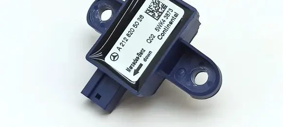 Mercedes-Benz E W212 Airbag deployment crash/impact sensor A2128205026 5WK43873