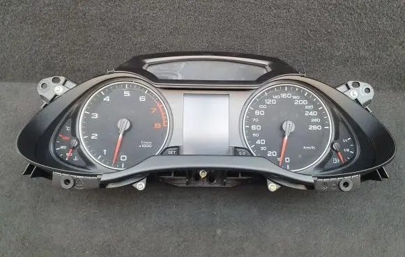 Speedometer (instrument cluster)