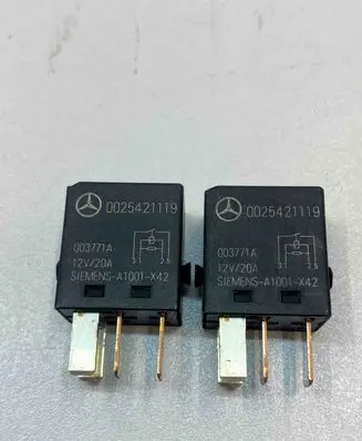 Mercedes-Benz SL R129 Fuel pump relay A0025421119 0025421119