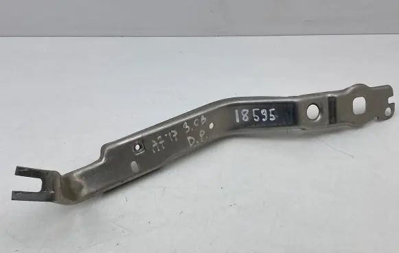 Audi A7 S7 4G Headlight/headlamp mounting bracket 4G8807592