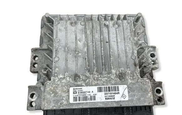 Renault Megane III Engine control unit/module 237101454R 237100669R S180067142A