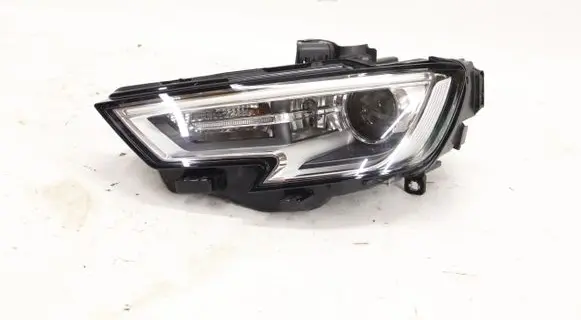 Audi A3 S3 8V Headlight/headlamp 8V0941005E
