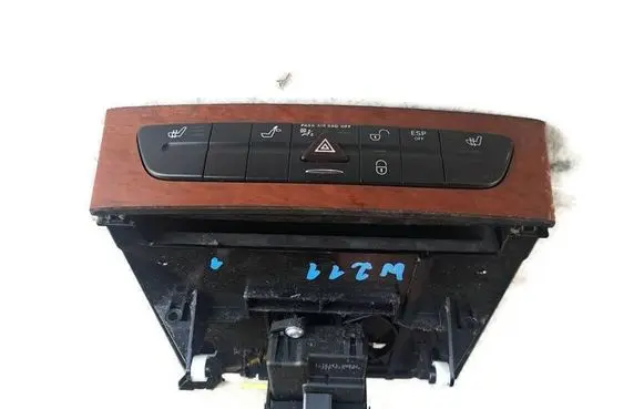 Mercedes-Benz E W211 CD/DVD changer A2116803152