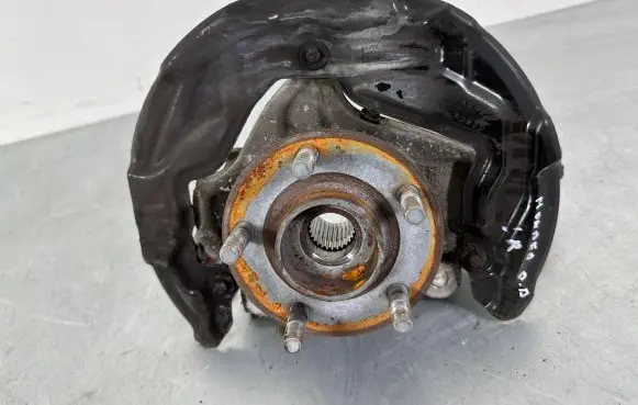 Ford Mondeo MK V Front wheel hub DG9C3K170A