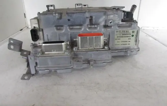 Voltage converter inverter