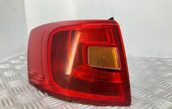 Volkswagen Jetta VI Rear/tail lights 5C6945095E