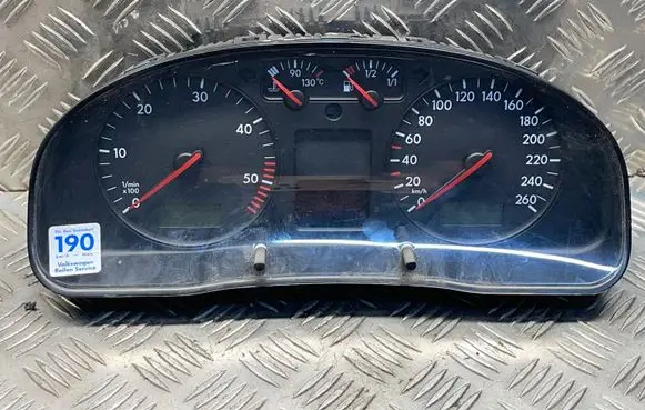 Volkswagen PASSAT B5 Speedometer (instrument cluster) 6033E00336
