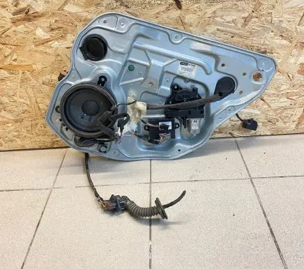 Volvo S80 Rear window lifting mechanism without motor 9830421