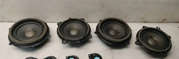 Volvo C70 Front door speaker 31252270