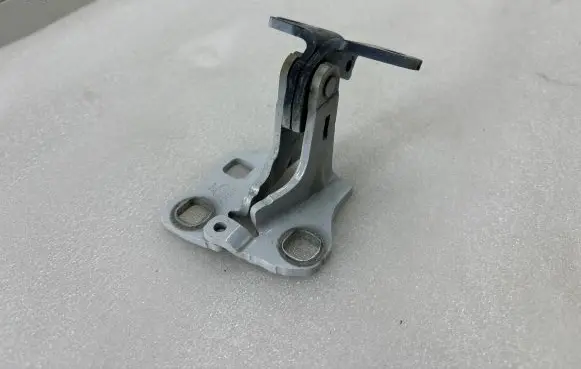 Tesla Model 3 Rear door lower hinge A046571