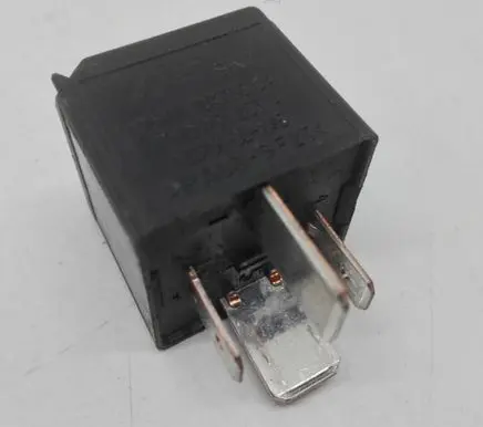Volkswagen PASSAT B6 Other relay 7M0951253A