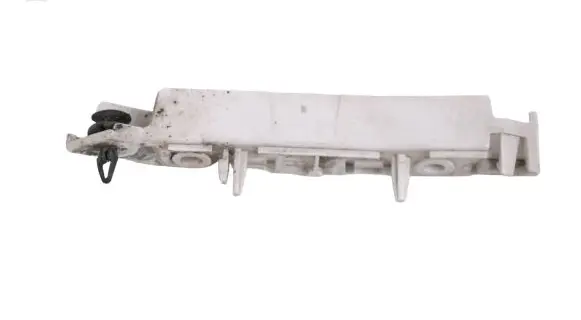Ford Focus Front bumper mounting bracket BM5117D958