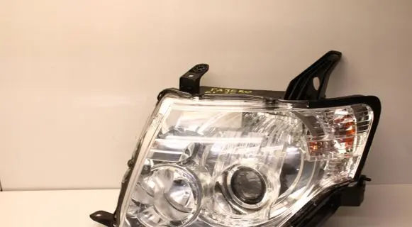 Mitsubishi Pajero Headlight/headlamp
