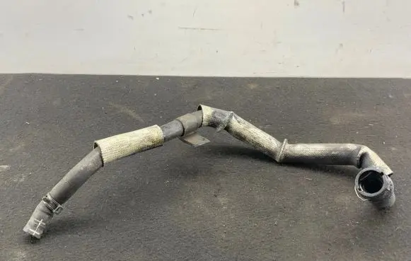 Audi Q7 4L Engine coolant pipe/hose 3B0122291B