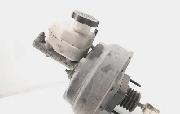 Hyundai Elantra Brake booster