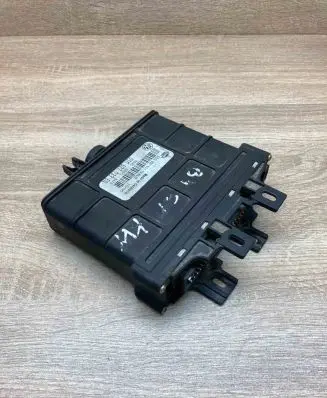 Volkswagen Golf III Gearbox control unit/module 01M927733BN 5DG00753119