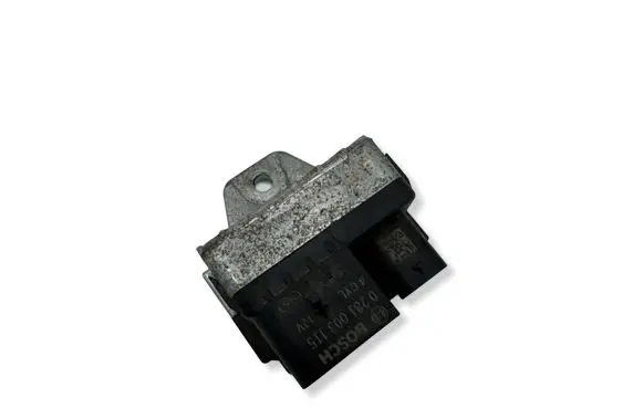 BMW 5 F10 F11 Glow plug pre-heat relay 8514120 0281003115