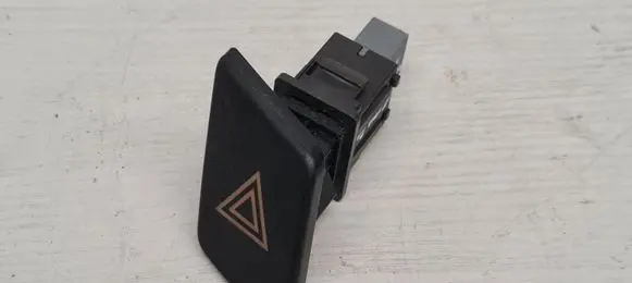 Toyota Yaris Hazard light switch 843320D020