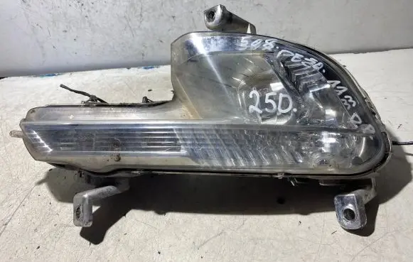 Peugeot 508 Front fog light 9670476180 46900999 96704761800