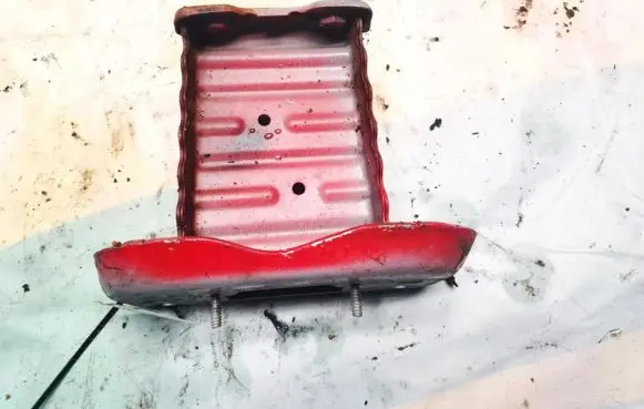 Toyota Yaris Front bumper mounting bracket