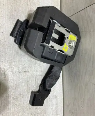 Mini One - Cooper F56 F55 Rear seatbelt 731820908a