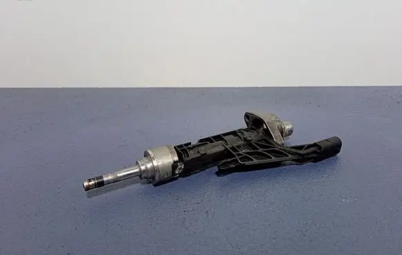 BMW M3 Fuel injector 8671991