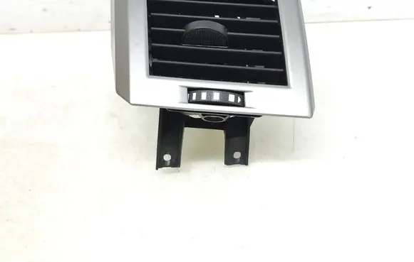 Land Rover Range Rover Sport L320 Dash center air vent grill D500190XXX 35040X 05529000