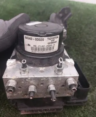 Toyota Yaris ABS Pump 895410D100 445400D020
